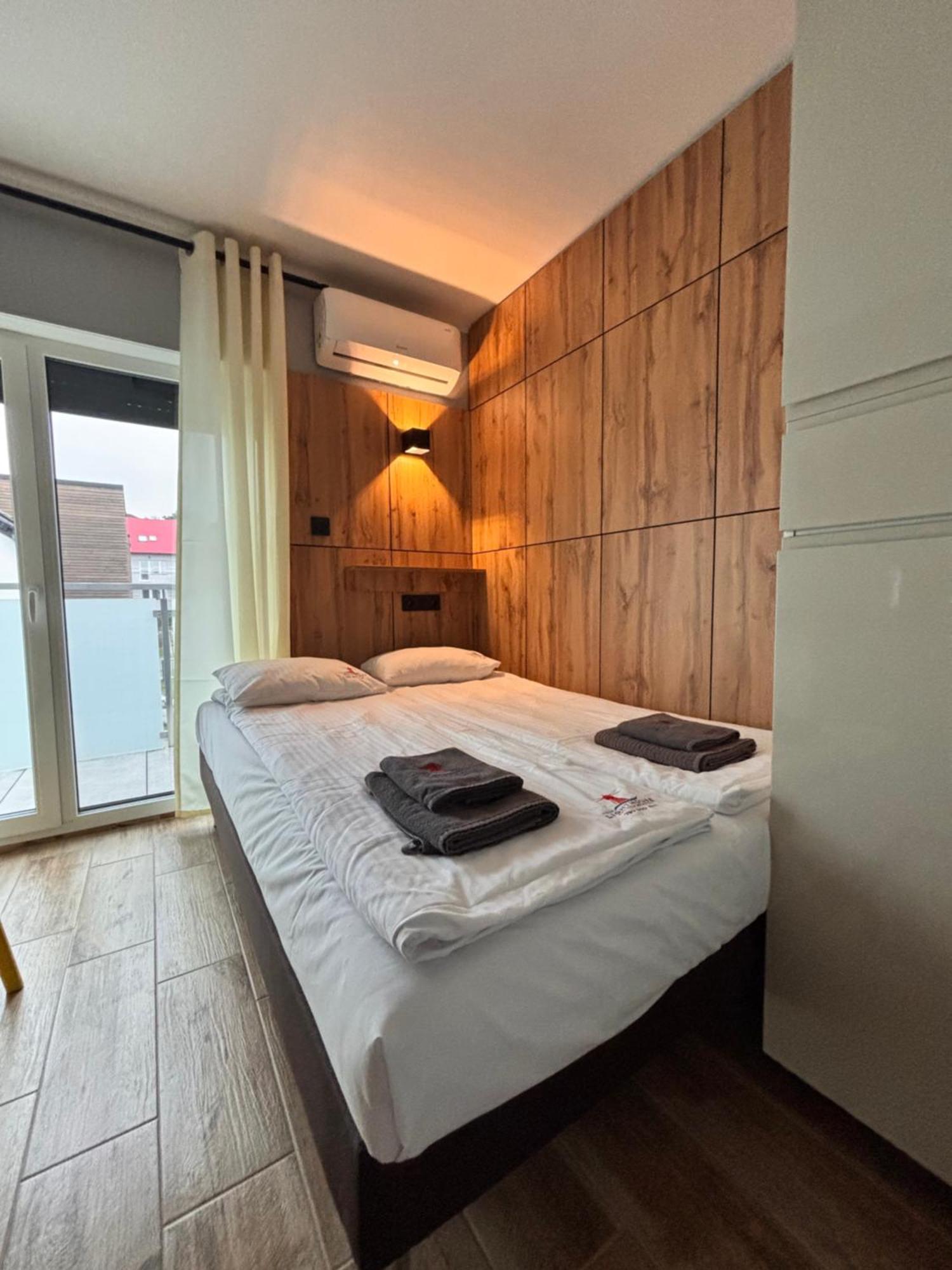 Lighthouse - Adults Only - 12plus Krynica Morska